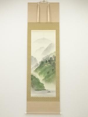 石原拓雄筆　淡彩山水　肉筆絹本掛軸（共箱）